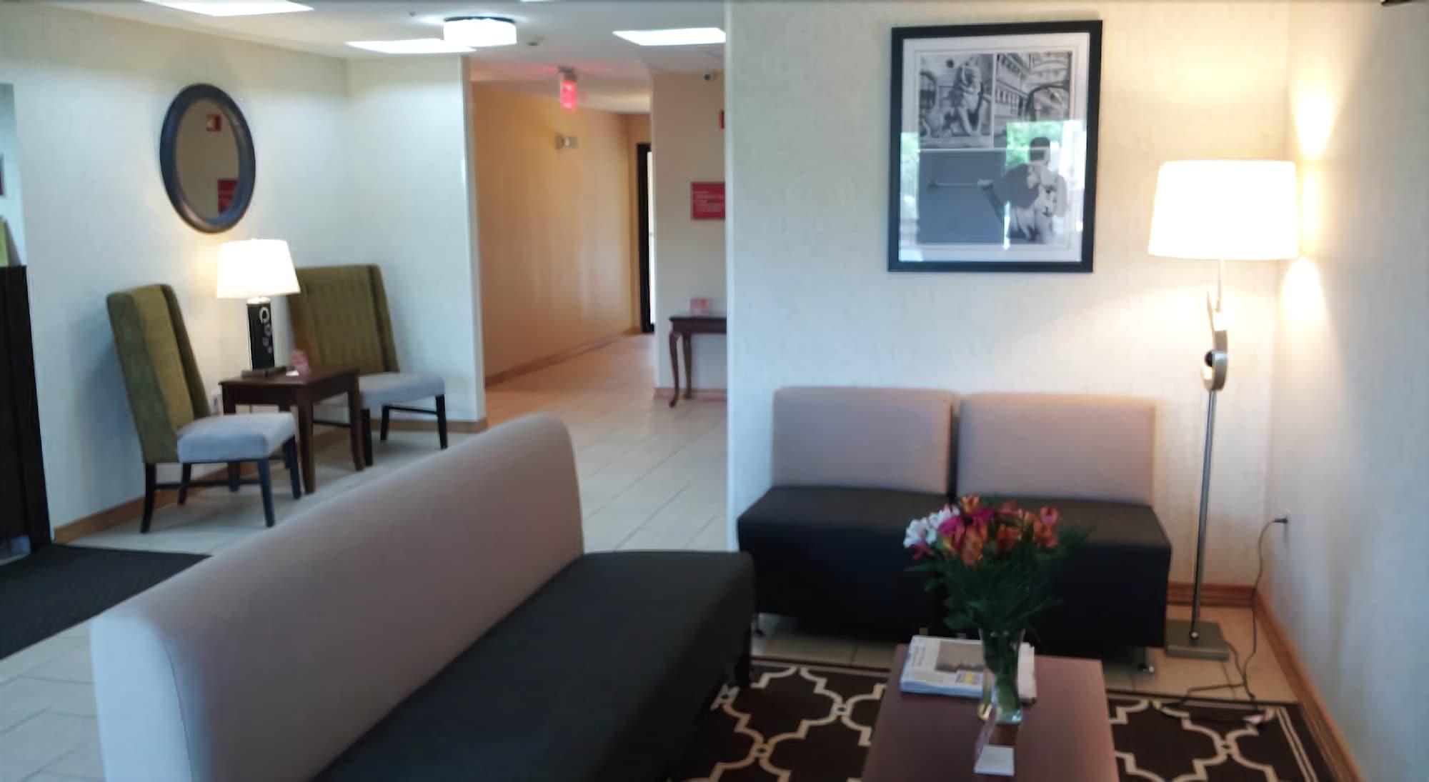 Days Inn By Wyndham Indiana Benjamin Franklin Highway Εξωτερικό φωτογραφία